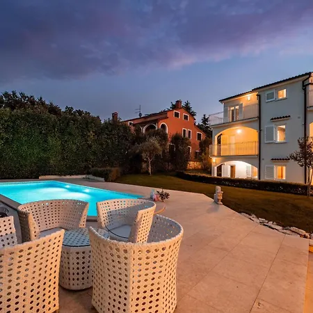 Standnahe Mit Pool, Meerblick Und Pool 펜션
