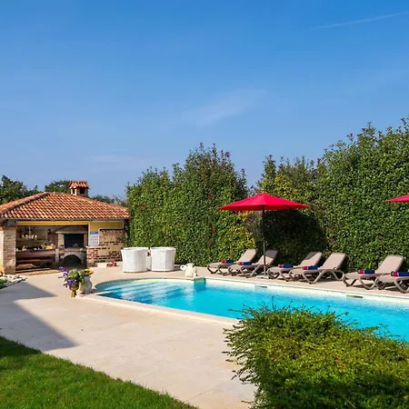 펜션 Standnahe Mit Pool, Meerblick Und Pool