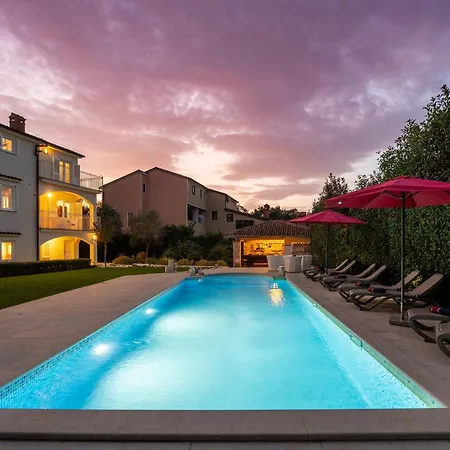 펜션 Standnahe Mit Pool, Meerblick Und Pool 포레치