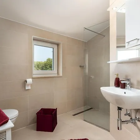Standnahe Mit Pool, Meerblick Und Pool Holiday home Porec