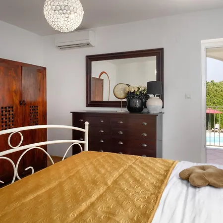 Holiday home Standnahe Mit Pool, Meerblick Und Pool Porec
