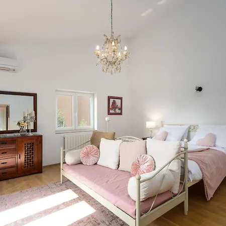 Holiday home Standnahe Mit Pool, Meerblick Und Pool Porec